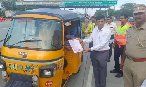 போக்குவரத்து விதிகளை பின்பற்றினால் விபத்துகளை தவிர்க்கலாம்