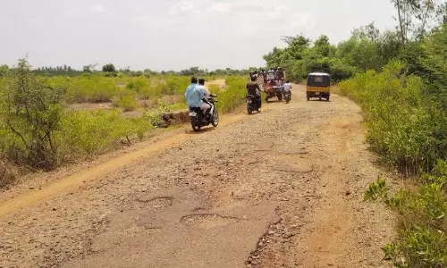 பெரம்பூர் வீரமாகாளியம்மன் கோவிலுக்கு 60 கிலோ மீட்டர் சுற்றிச்செல்லும் பக்தர்கள்