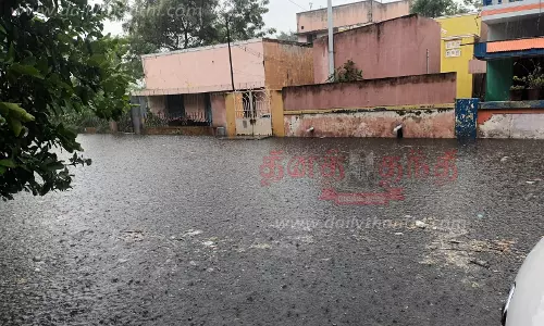 சேலத்தில் 2-வது நாளாக கொட்டி தீர்த்த கனமழை:குடியிருப்புகளை தண்ணீர் சூழ்ந்ததால் பொதுமக்கள் அவதி