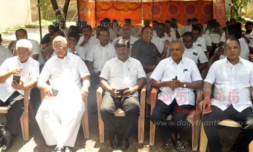 ஈரோட்டில்வக்கீல்கள் உண்ணாவிரதம்