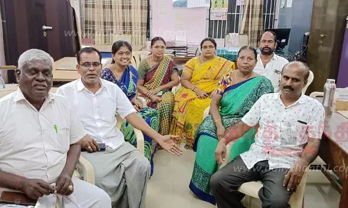 சென்னிமலை பேரூராட்சி அலுவலகத்தில் கவுன்சிலர்கள் உள்ளிருப்பு போராட்டம்