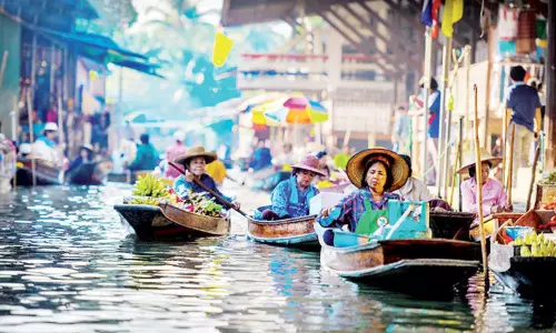 மிதக்கும் சந்தை