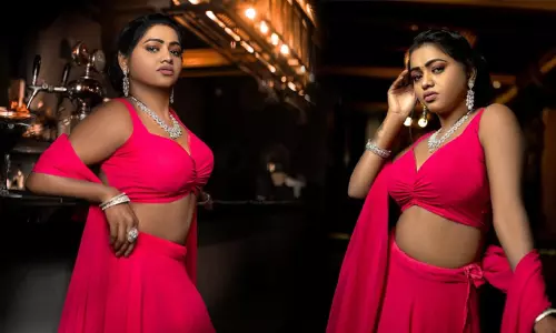 ரசிகரின் ஆபாச கேள்வியால் நடிகை ஷாலு ஷம்மு கோபம் ரசிகரின் ஆபாச கேள்வியால் நடிகை ஷாலு ஷம்மு கோபம்