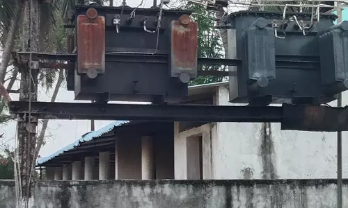 ஆபத்தான நிலையில் காணப்படும் மின்மாற்றி அகற்றப்படுமா?