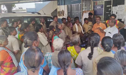 தூய்மை பணியாளர்கள் வேலை நிறுத்த போராட்டம்