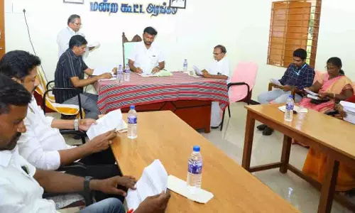 புகழூர் நகராட்சி கூட்டம்