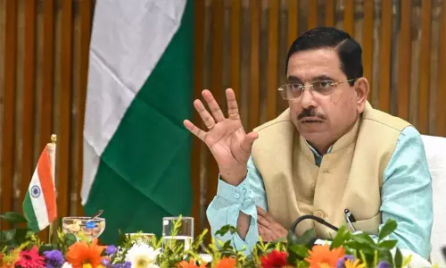நாடாளுமன்ற சிறப்பு கூட்டத்தில் முக்கியமான அலுவல்கள் மத்திய மந்திரி தகவல்