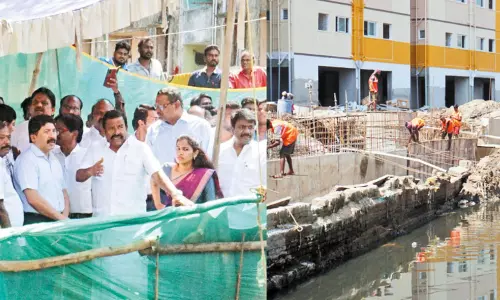 தேனாம்பேட்டை காதர் நவாஸ்கான் சாலையில் புதிய நடைபாதை வளாகம் தேனாம்பேட்டை காதர் நவாஸ்கான் சாலையில் புதிய நடைபாதை வளாகம்