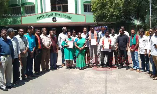 சீமான் மீது அவதூறு பரப்பி வரும் பெண்கள் மீது நடவடிக்கை எடுக்க வேண்டும்-நாம் தமிழர் கட்சியினர் புகார்