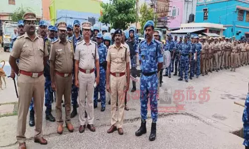 மத்திய தொழில் பாதுகாப்பு படை, போலீசார் கொடி அணிவகுப்பு