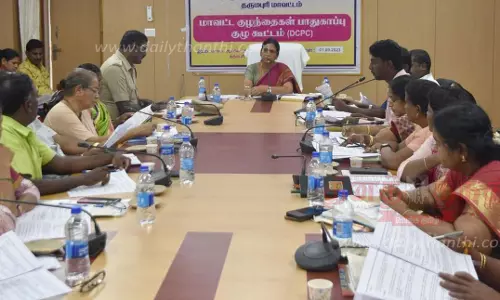 மக்களிடையே விழிப்புணர்வு ஏற்படுத்திகுழந்தை திருமணங்களை தடுக்க நடவடிக்கை எடுக்க வேண்டும்அலுவலர்களுக்கு கலெக்டர் சாந்தி உத்தரவு