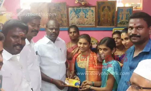 கலவை பள்ளி மாணவிக்கு மருத்துவ கல்லூரியில் இடம்