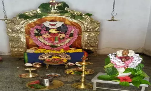 பழையூர் ஆஞ்சநேயர் சுவாமி கோவிலில் சிறப்பு வழிபாடு