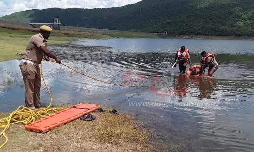 வாணியாறு அணையில் தீயணைப்பு துறையினர் பாதுகாப்பு ஒத்திகை
