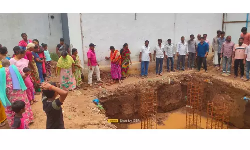 செல்போன் கோபுரம் அமைக்க எதிர்ப்பு தெரிவித்து பொதுமக்கள் போராட்டம்