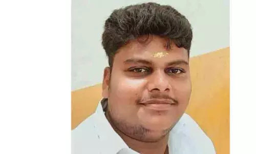 லாரி மோதி பா.ஜனதா நிர்வாகி பலி