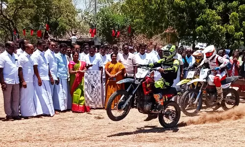 தி.மு.க. சார்பில் மோட்டார்சைக்கிள் போட்டி