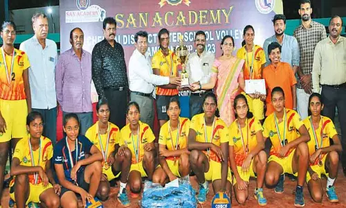 பள்ளி கைப்பந்து போட்டியில் டான்போஸ்கோ, ரோட்லர் அணிகள் சாம்பியன் பள்ளி கைப்பந்து போட்டியில் டான்போஸ்கோ, ரோட்லர் அணிகள் சாம்பியன்