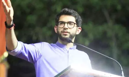 ஜல்னா வன்முறைக்கு பொறுப்பேற்று மராட்டிய அரசு ராஜினாமா செய்ய வேண்டும் - ஆதித்யா தாக்கரே வலியுறுத்தல்