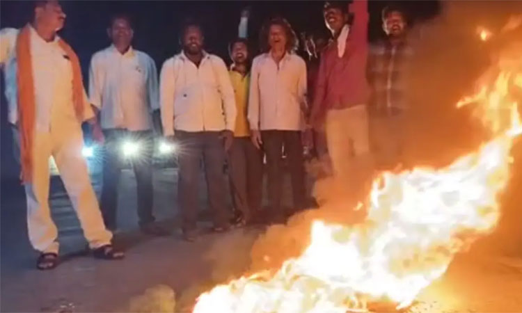 மராத்தா இட ஒதுக்கீடு போராட்டத்தில் வெடித்த வன்முறை: ஏக்நாத் ஷிண்டே இன்று முக்கிய ஆலோசனை