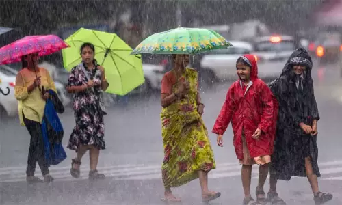 தென்காசி, குமரியில் அடுத்த 3 மணி நேரத்தில் மிதமான மழைக்கு வாய்ப்பு...!