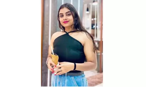 விமான பணிப்பெண் கழுத்தை அறுத்து படுகொலை; துப்புரவு தொழிலாளி கைது