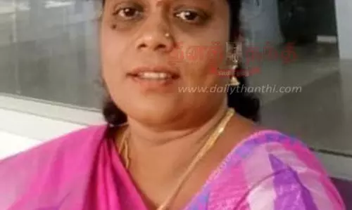 பரமத்திவேலூர் அருகே, பட்டாவில் பெயர் நீக்கம் செய்யரூ.25 ஆயிரம் லஞ்சம் வாங்கிய கிராம பெண் அதிகாரி கைது