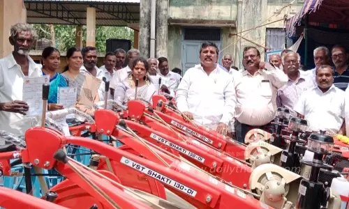 37 விவசாயிகளுக்கு மானிய விலையில் உழவு எந்திரம்