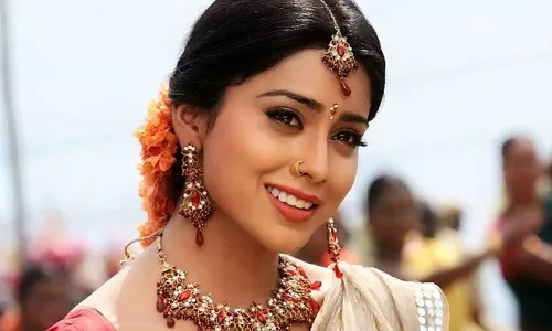 40 வயதிலும் அழகு குறையாத ஸ்ரேயா 40 வயதிலும் அழகு குறையாத ஸ்ரேயா