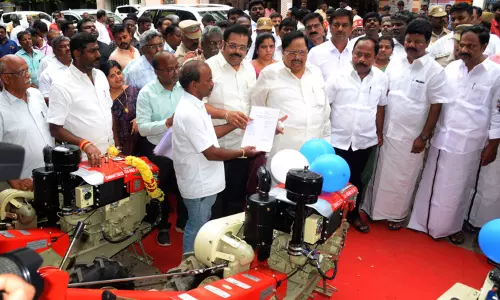 72 விவசாயிகளுக்கு ரூ.1¼ கோடியில் வேளாண் எந்திரங்கள்