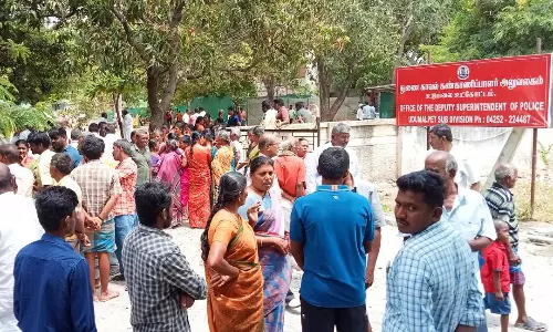 கோவில் விழாவில் கத்திகுத்து;மோதல்