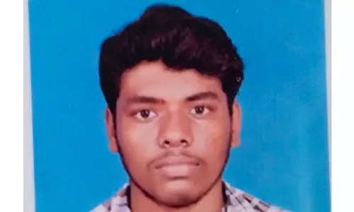 ஆம்னி பஸ் மோதி என்ஜினீயரிங் மாணவர் பலி