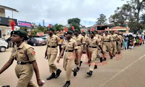 சாலை பாதுகாப்பு விழிப்புணர்வு பேரணி