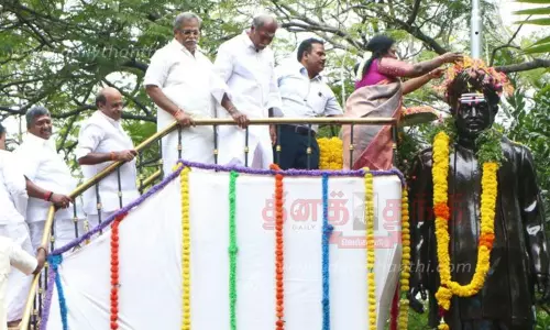 வ.உ.சி. சிலைக்கு கவர்னர் தமிழிசை, முதல்-அமைச்சர்  ரங்கசாமி மரியாதை