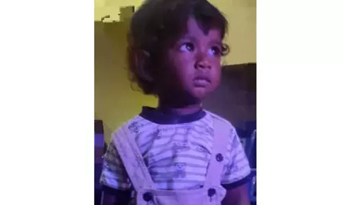 விக்கிரவாண்டி அருகே சோகம்சூடான குழம்பு கொட்டி குழந்தை சாவு விக்கிரவாண்டி அருகே சோகம்சூடான குழம்பு கொட்டி குழந்தை சாவு