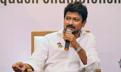 சனாதன பேச்சு சர்ச்சை: உத்தரபிரதேசத்தில் உதயநிதி ஸ்டாலின் மீது வழக்குப்பதிவு சனாதன பேச்சு சர்ச்சை: உத்தரபிரதேசத்தில் உதயநிதி ஸ்டாலின் மீது வழக்குப்பதிவு