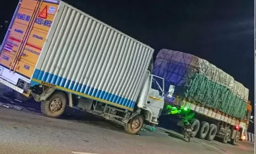 லாரிகள் மோதிய விபத்தில் பீகார் வாலிபர் பலி