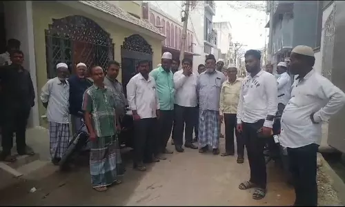 செல்போன் கோபுரம் அமைக்க எதிர்ப்பு தெரிவித்து போராட்டம்