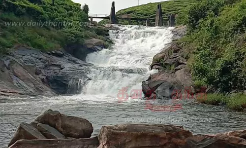 ஆறுகள், நீர்வீழ்ச்சிகளில் தண்ணீர் வரத்து அதிகரிப்பு