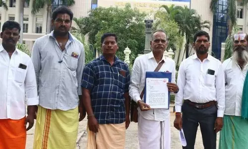 அமைச்சர் உதயநிதி ஸ்டாலின் மீது வழக்கு போலீஸ் சூப்பிரண்டிடம் விஸ்வ இந்து பரிஷத் அமைப்பினர் புகார் அமைச்சர் உதயநிதி ஸ்டாலின் மீது வழக்கு போலீஸ் சூப்பிரண்டிடம் விஸ்வ இந்து பரிஷத் அமைப்பினர் புகார்