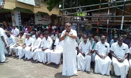 சங்கராபுரம் தாலுகா பிரித்ததை கண்டித்துபொதுமக்கள் ஆர்ப்பாட்டம்