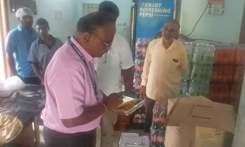 ஓட்டல்களில் உணவு பாதுகாப்பு அதிகாரிகள் சோதனை