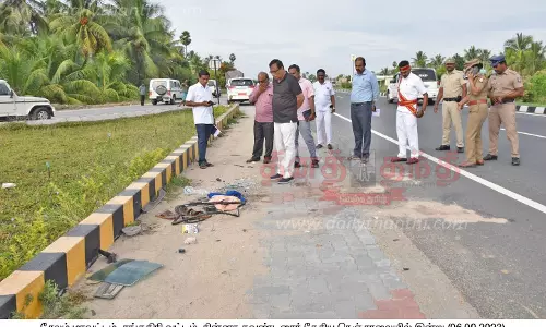 விபத்தை ஏற்படுத்தும் வகையில்சாலையோரம் வாகனத்தை நிறுத்தி வைப்பவர்கள் மீது கடும் நடவடிக்கைகலெக்டர் கார்மேகம் எச்சரிக்கை