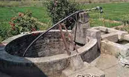 கிணற்றில் குதித்து பெண்  இறந்தார்