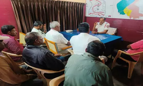 விபத்தில் சிறுமி உள்பட 2 பேர் பலி: மலைப்பாதையில் லாரிகளை அதிக வேகத்தில் இயக்கினால் கடும் நடவடிக்கை-போக்குவரத்து போலீசார் எச்சரிக்கை