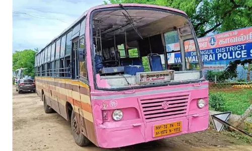 அரசு பஸ் கண்ணாடி உடைப்பு அரசு பஸ் கண்ணாடி உடைப்பு