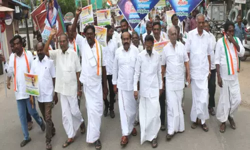 ராகுல்காந்தி யாத்திரை ஓராண்டு நிறைவு:தூத்துக்குடியில் காங்கிரசார் ஊர்வலம்