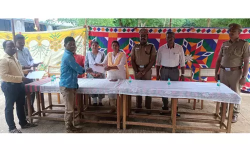 அமைதி கல்வி திட்டத்தில் பயிற்சி பெற்ற கைதிகளுக்கு சான்றிதழ் அமைதி கல்வி திட்டத்தில் பயிற்சி பெற்ற கைதிகளுக்கு சான்றிதழ்