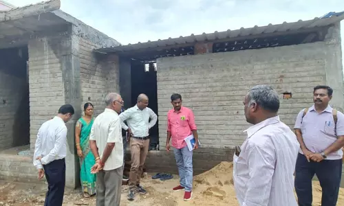 கட்டிட பணிகளை மழை காலத்திற்குள் முடிக்க வேண்டும் கட்டிட பணிகளை மழை காலத்திற்குள் முடிக்க வேண்டும்