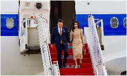 டெல்லி விமான நிலையத்திற்கு வந்தடைந்த தென்கொரிய ஜனாதிபதி யோன் சுக் யோல்...! டெல்லி விமான நிலையத்திற்கு வந்தடைந்த தென்கொரிய ஜனாதிபதி யோன் சுக் யோல்...!